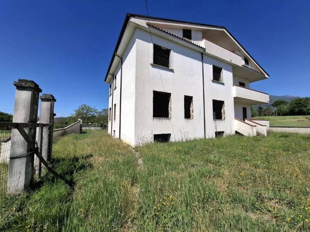 Rustico in vendita a Isola Del Liri E Superiore, Lazio