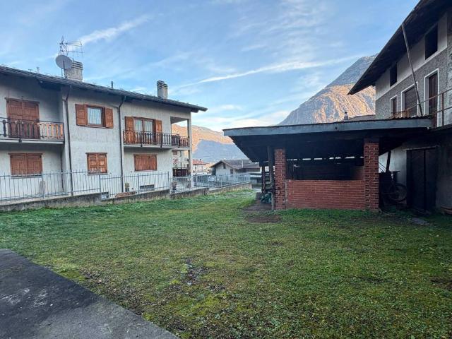 Rustico in vendita a Issogne, Aosta