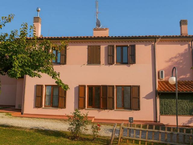 Rustico in vendita a Santa Lucia, Marche