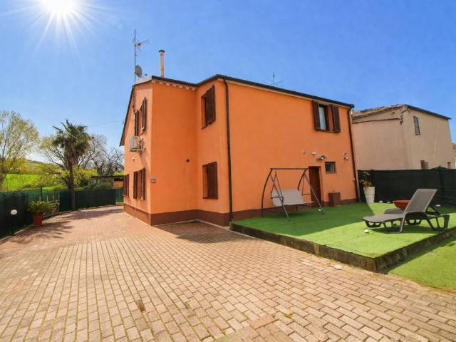 Rustico in vendita a Borgo Minonna, Marche