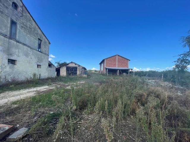 Rustico in vendita a Santa Lucia, Marche