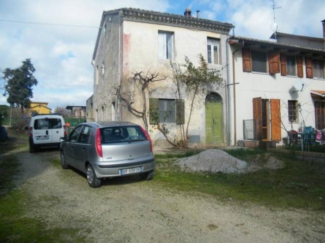 Rustico in vendita a Santa Lucia, Marche