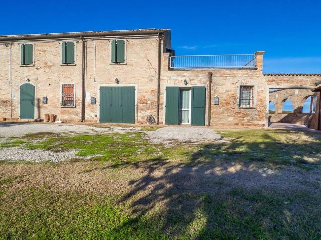 Rustico in vendita a Unione Terre e Fiumi, Jolanda Di Savoia