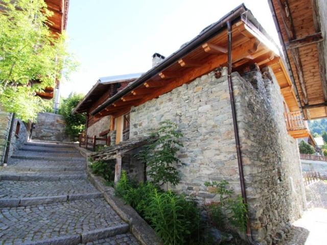 Rustico in vendita a La Magdeleine, Aosta