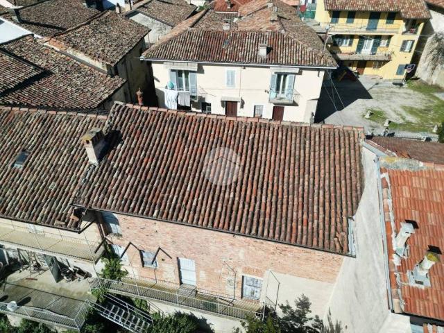 Rustico in vendita a La Morra, Cuneo