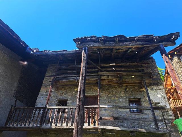 Rustico in vendita a La Salle, Aosta