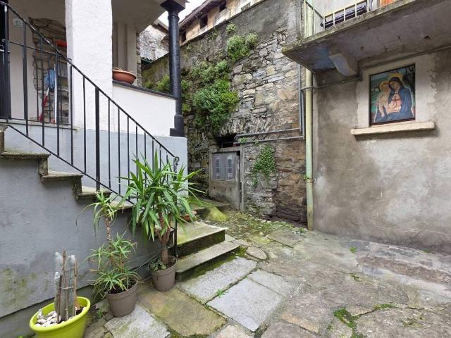 Rustico in vendita a Laglio, Lombardia
