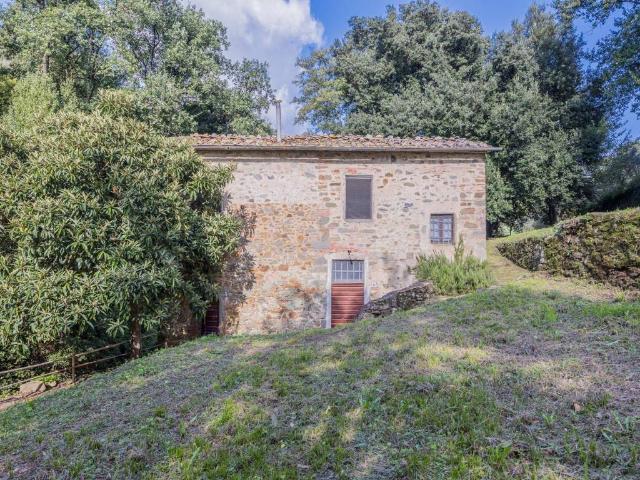 Rustico in vendita a Lamporecchio, Toscana