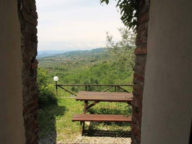 Rustico in vendita a Porciano, Lamporecchio