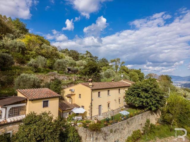 Rustico in vendita a Lamporecchio, Toscana