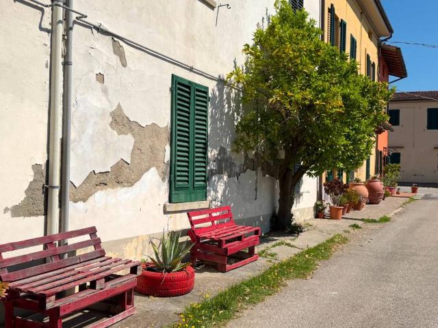 Rustico in vendita a Lamporecchio, Toscana