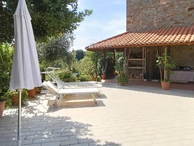 Rustico in vendita a Lamporecchio, Toscana