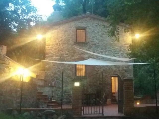 Rustico in vendita a Lamporecchio, Toscana