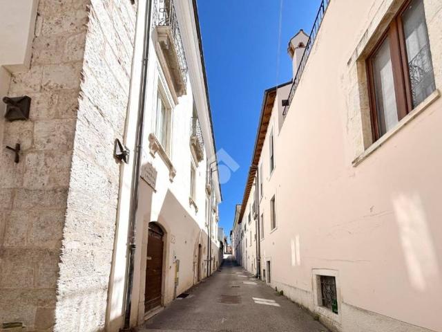 Rustico in vendita a Torretta, Tornimparte