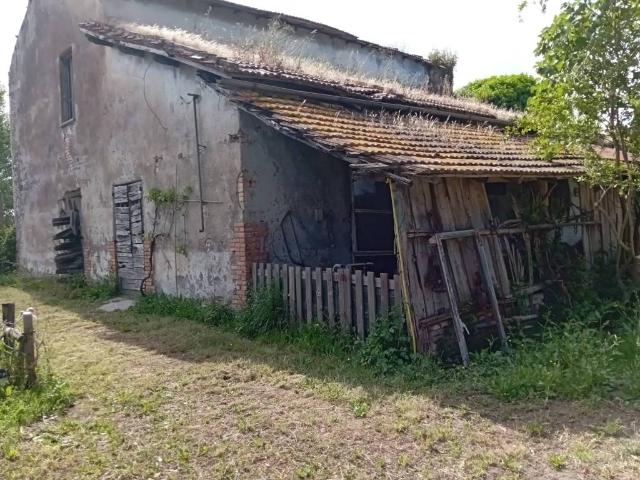 Rustico in vendita a Latina, Lazio