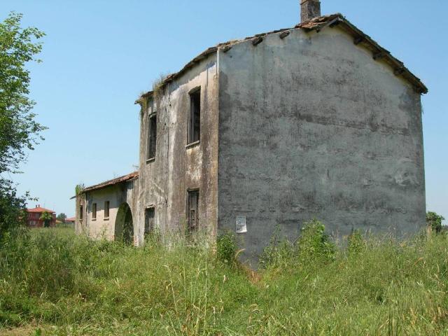 Rustico in vendita a Latina
