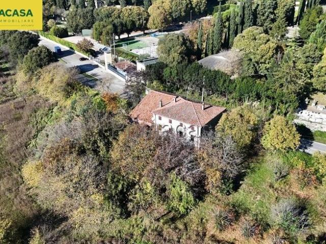 Rustico in vendita a Lavagno, Vago