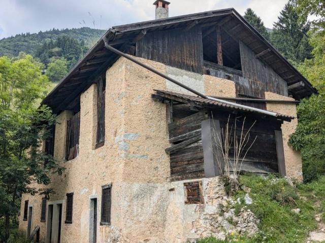Rustico in vendita a Comunità Alto Garda e Ledro, Molina Di Ledro