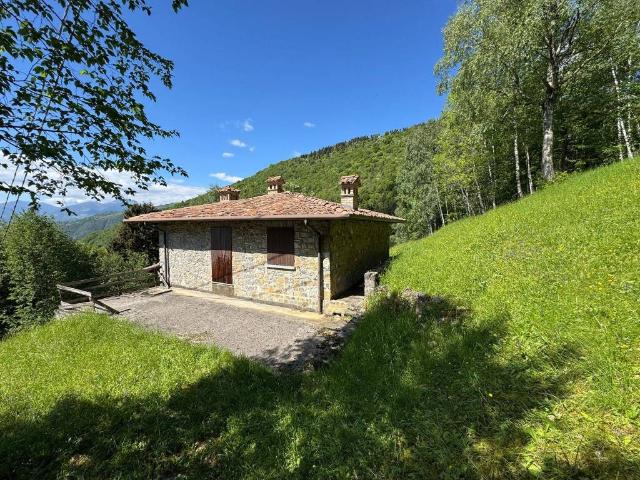 Rustico in vendita a Leffe, Lombardia