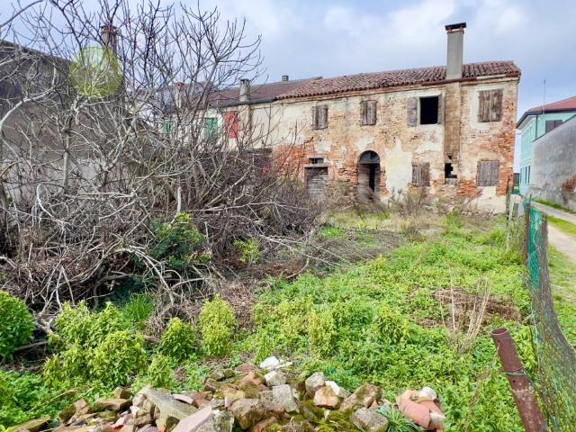 Rustico in vendita a Legnago, Veneto