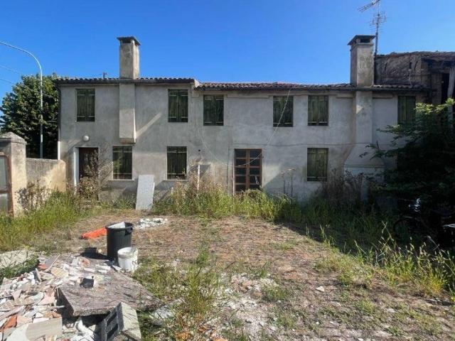 Rustico in vendita a Legnago, Veneto