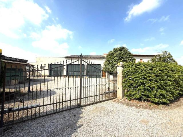 Rustico in vendita a Legnago, Veneto