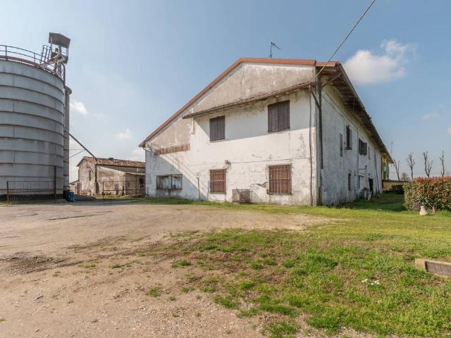 Rustico in vendita a Leno, Lombardia