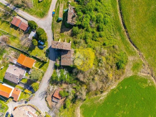 Rustico in vendita a Lesignano De' Bagni, Reggio Emilia