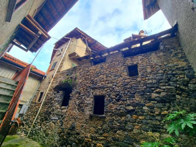 Rustico in vendita a Lierna, Lombardia