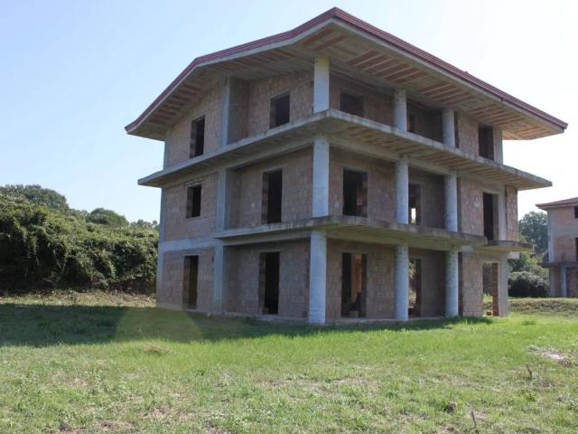 Rustico in vendita a Limatola, Campania