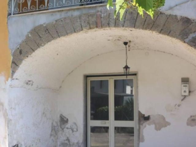 Rustico in vendita a Limatola, Campania