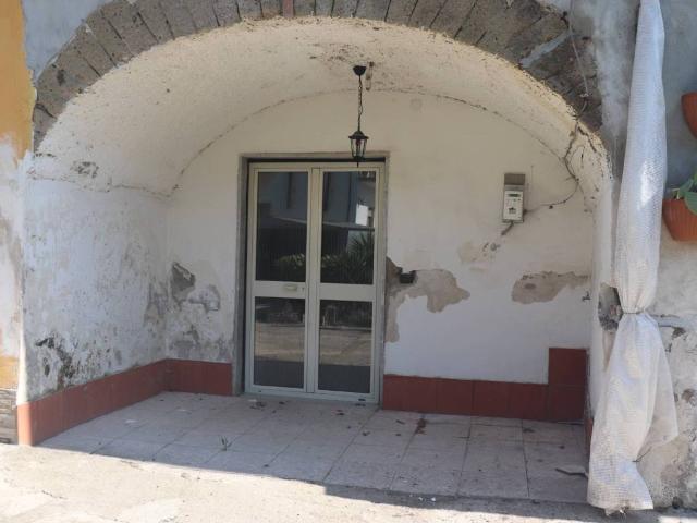 Rustico in vendita a Limatola, Campania