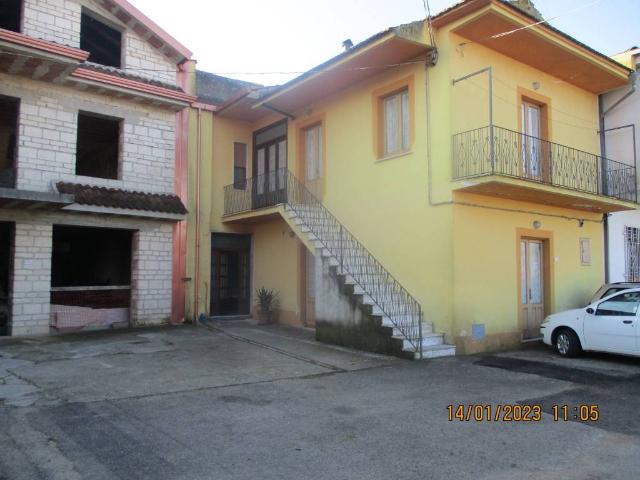 Rustico in vendita a Limatola, Campania