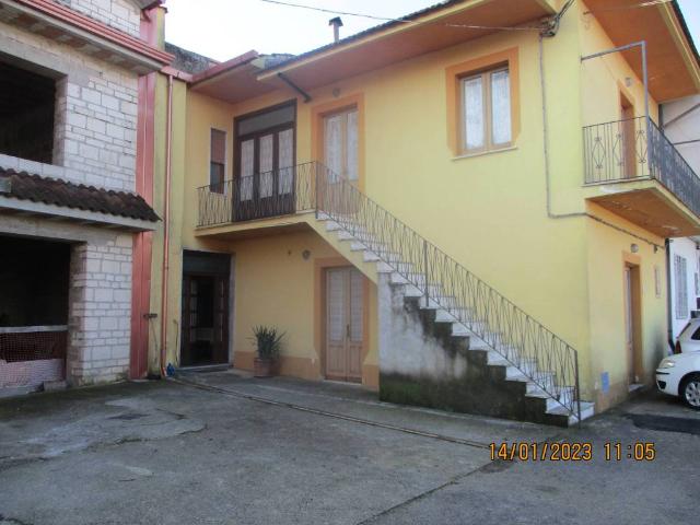 Rustico in vendita a Limatola, Campania