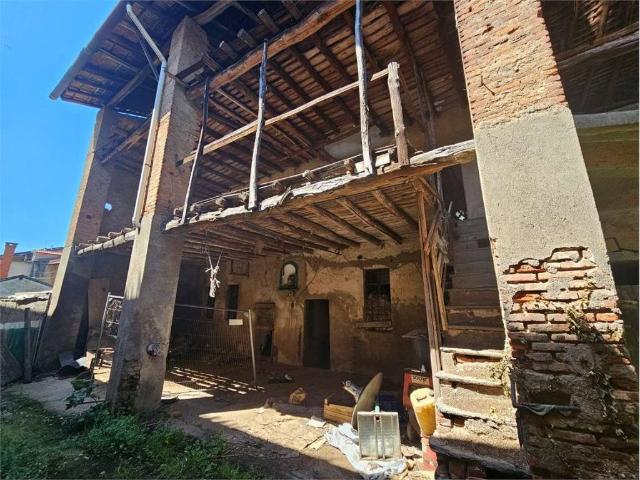 Rustico in vendita a Limido Comasco, Lombardia