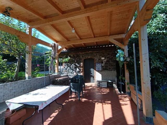 Rustico in vendita a Linguaglossa, Sicilia