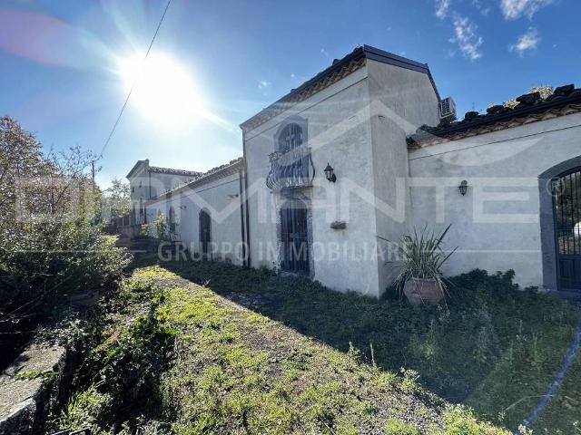 Rustico in vendita a Linguaglossa, Sicilia