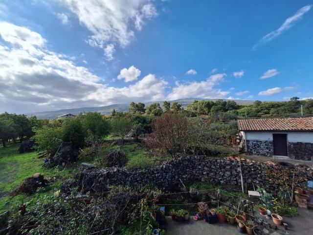 Rustico in vendita a Linguaglossa, Sicilia
