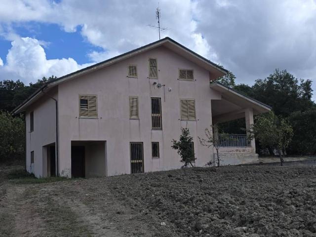Rustico in vendita a Lioni, Avellino