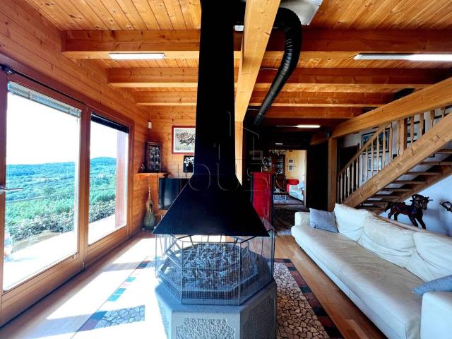Villa Indipendente in vendita a Lisciano Niccone, Umbria