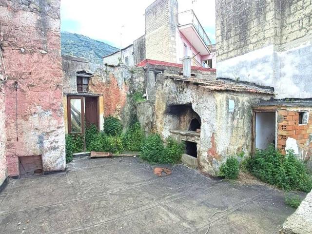 Rustico in vendita a Liveri, Campania