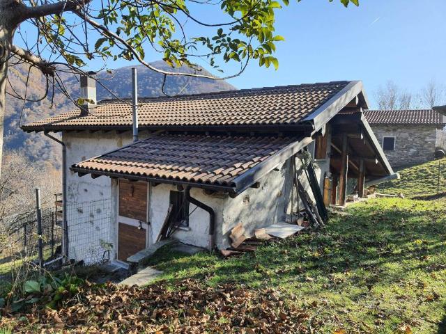 Rustico in vendita a Livo, Lombardia