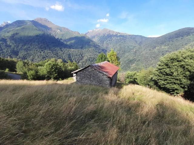 Rustico in vendita a Livo, Lombardia