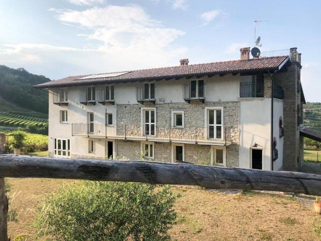 Rustico in vendita a Piemonte, Asti
