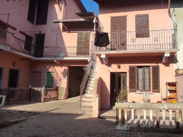 Rustico in vendita a Lonate Pozzolo, Lombardia