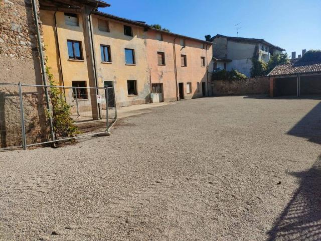 Rustico in vendita a Lonato, Lombardia