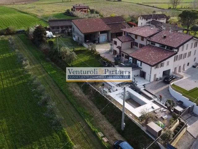 Rustico in vendita a Lonato, Lombardia