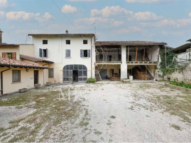 Rustico in vendita a Lonato, Lombardia