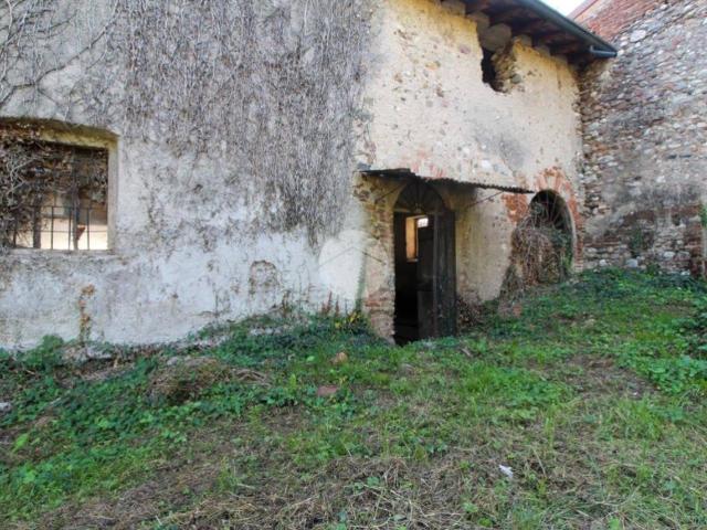 Rustico in vendita a Lonato, Lombardia