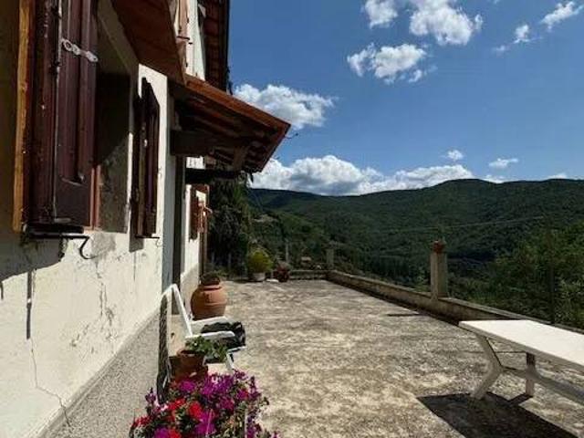 Rustico in vendita a Caiano, Londa